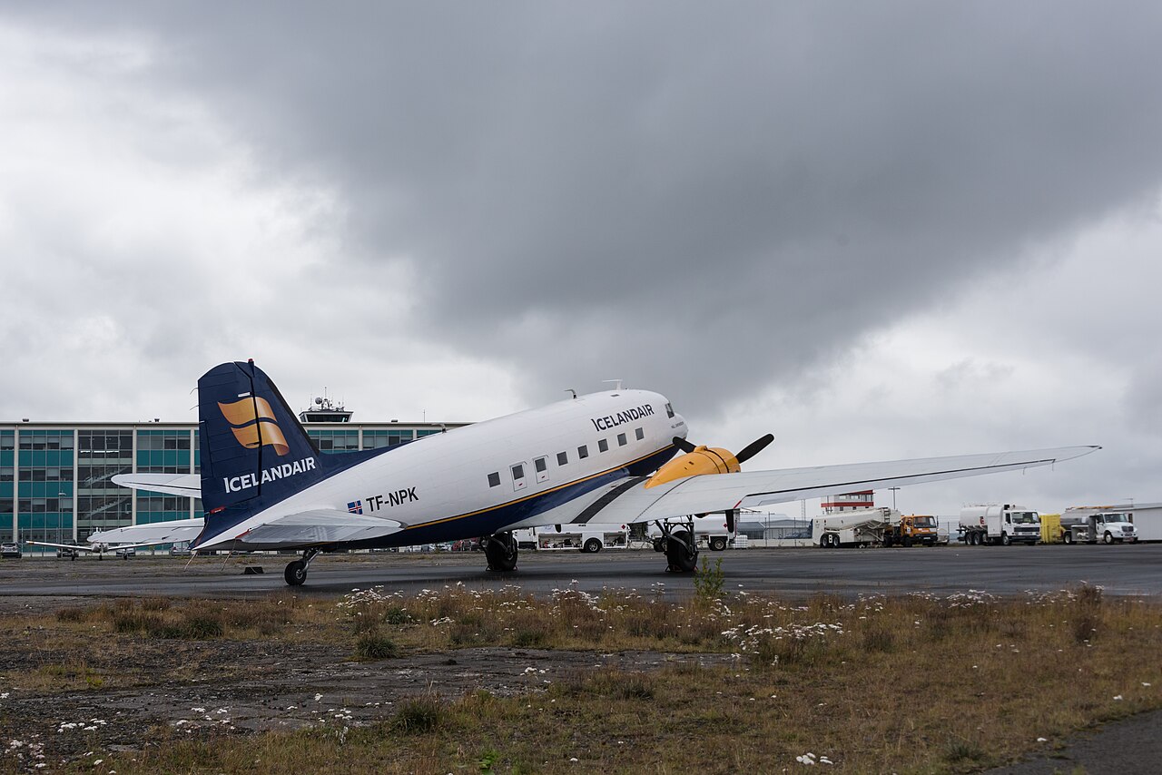 Douglas DC-3