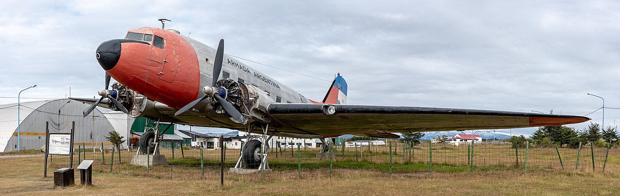 Douglas DC-3